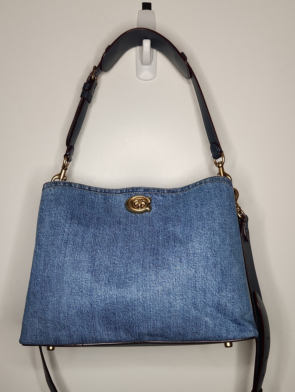 NWOT COACH Denim Willow xbody, Gold hardware. Excellent condition